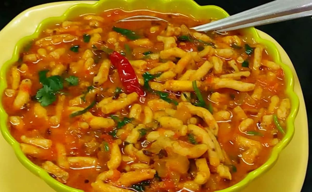 जब घर पर न मिले कोई सब्जी, तो 10 मिनट में तैयार करें ढाबा स्टाइल सेव टमाटर, रेसिपी है आसान