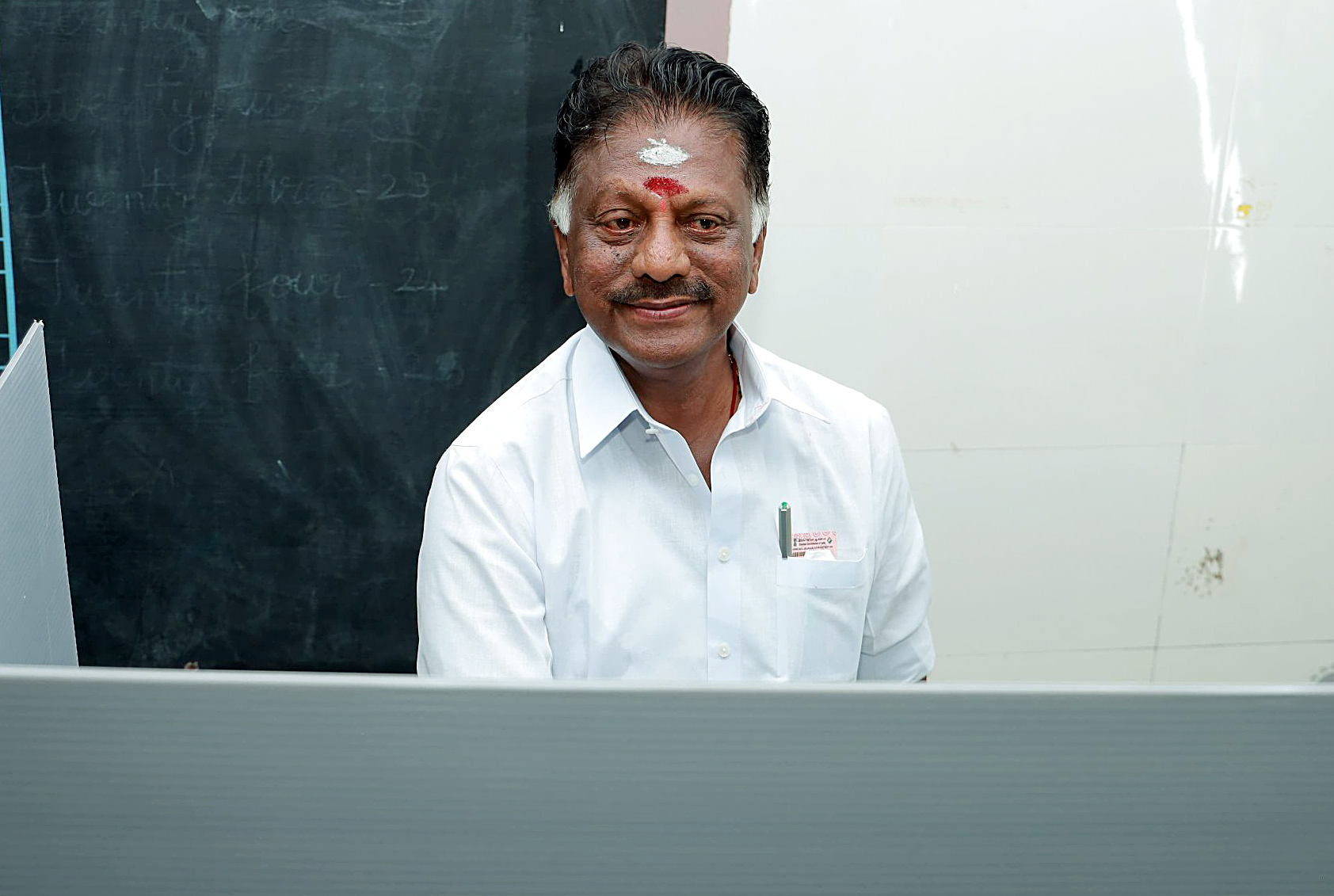 Expelled From AIADMK, Panneerselvam Reaches Rival DMK Office To Join Party