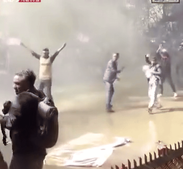 ढाका में फिर भड़की हिंसा, आम चुनाव से 6 दिन पहले यूनुस के घर के बाहर सरकारी कर्मचारियों का बवाल