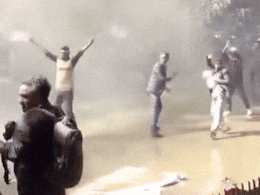 ढाका में फिर भड़की हिंसा, आम चुनाव से 6 दिन पहले यूनुस के घर के बाहर सरकारी कर्मचारियों का बवाल