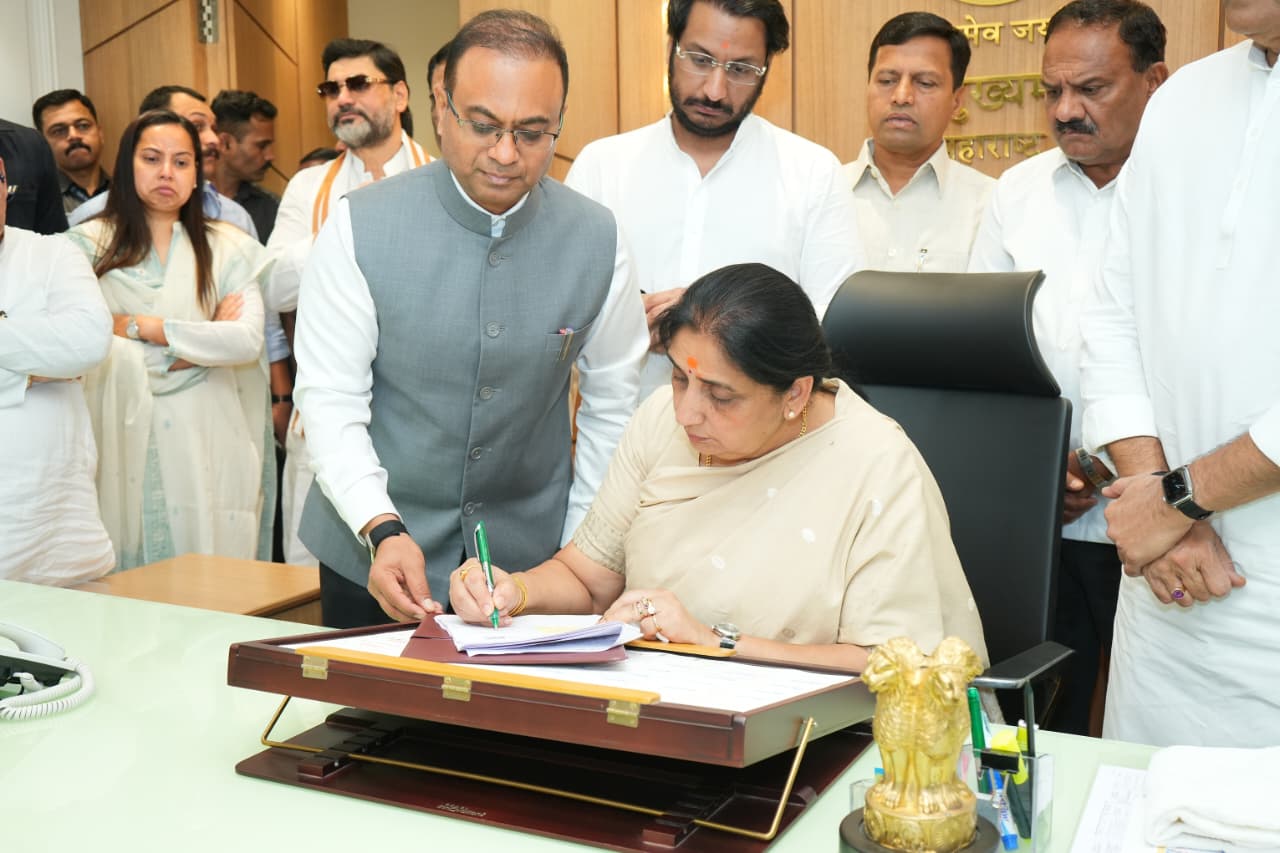 सुनेत्रा पवार ने संभाला डिप्टी CM का पदभार, अजित पवार को याद कर हुईं भावुक, अब सामने ये बड़ी चुनौती