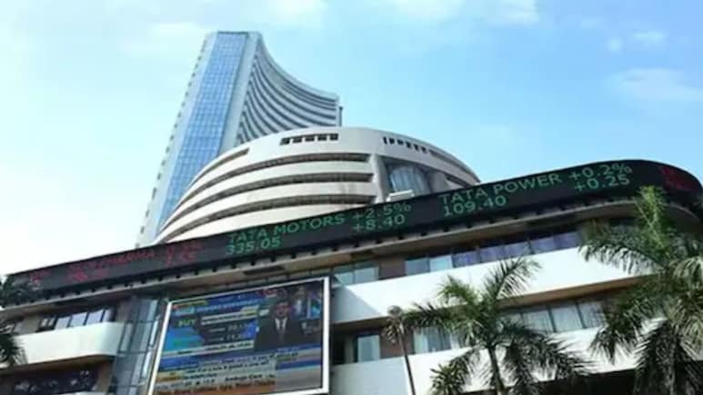 Stock Market Today: शेयर बाजार में लौटी रौनक, सेंसेक्स 300 अंक उछला, अदाणी ग्रुप के शेयरों में भी आई तेजी