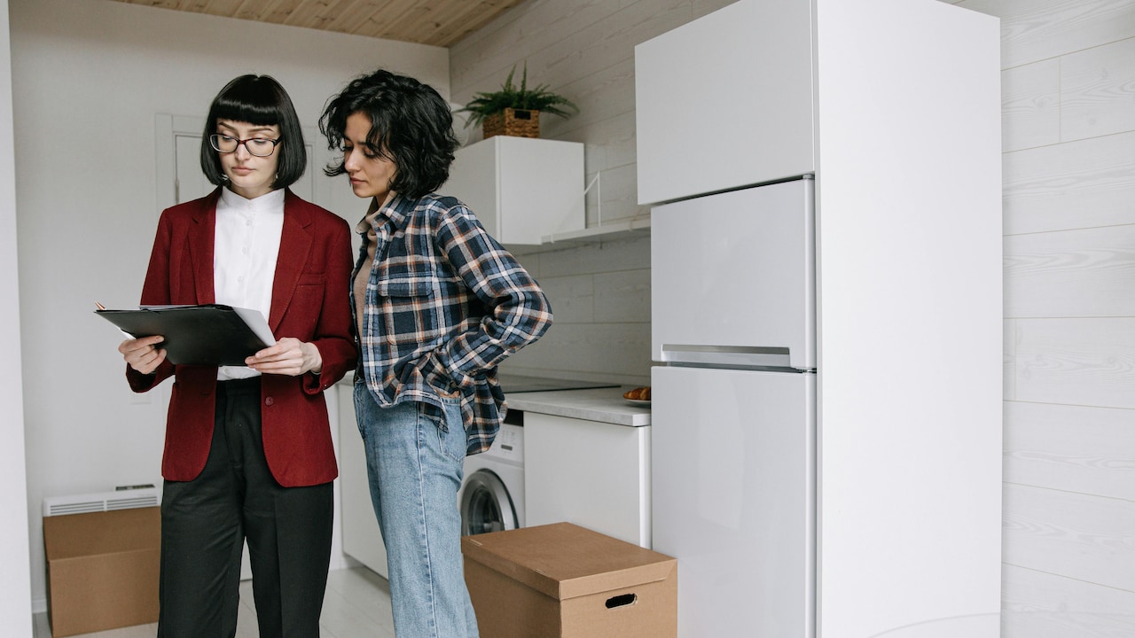 High-Waisted Jeans That Dig In When Sitting: Fit Warning Signs and Fixes High-Waisted Jeans That Dig In When Sitting: Fit Warning Signs and Fixes