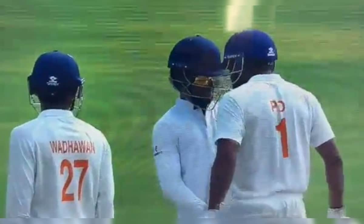 Ranji Trophy Controversy: J&K Captain Paras Dogra Headbutts Karnataka Player After Heated Spat. Video