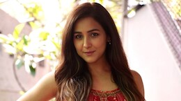 Why Neeti Mohan Says Pregnancy Weight Gain Was 'Fine' And How Motherhood Changed Everything