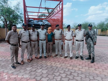 डोडा चूरा के 12 बैग गायब! हाई कोर्ट की सख्ती के बाद शिवपुरी में 7 पुलिसकर्मी लाइन अटैच, 7 दिन में रिपोर्ट तलब