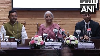 'सोने-चांदी के बढ़ते आयात पर नो टेंशन', वित्त मंत्री ने गोल्ड-सिल्वर के दाम बढ़ने का कारण भी बताया