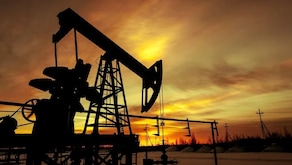 UAE Quits OPEC: What It Means For Oil Prices Amid Hormuz Standoff