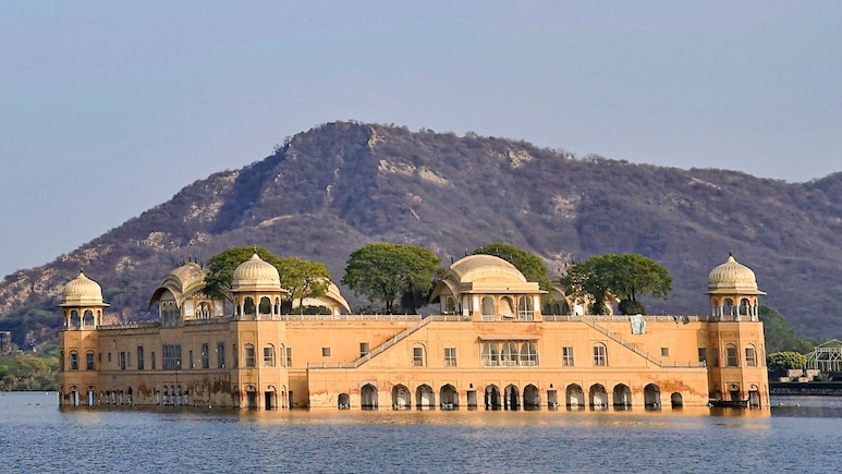 Rajasthan Weather: राजस्थान में पश्चिमी विक्षोभ का असर खत्म, अब बढ़ेगा तापमान, जानें अगले 7 दिन कैसा रहेगा मौसम का हाल