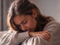 दुख भी देता है सबक, दुखी होने के नुकसान, फायदे, कारण और उससे निकलने के आसान तरीके