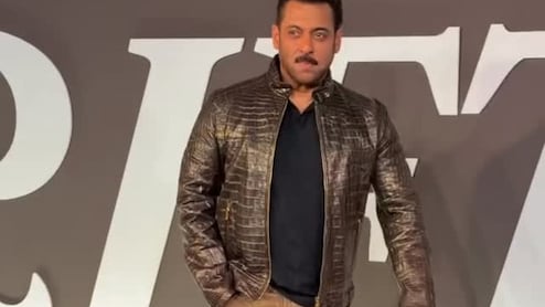 सलमान खान की इस जैकेट की कीमत में आ जाएंगी दो फॉर्च्यूनर कार, बूट और पेंट की कीमत भी कर देगी शॉक्ड