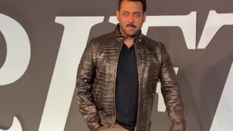 सलमान खान की इस जैकेट की कीमत में आ जाएगी फॉर्च्यूनर, बूट्स और पेंट भी बेशकीमती