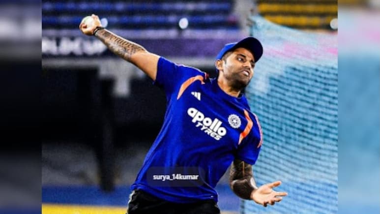 Ind vs Pak :  पाकड्यांचे धाबे दणाणणार, उस्मान तारिकचंही टेन्शन वाढणार, सूर्या करणार गोलंदाजी? पाहा व्हिडीओ