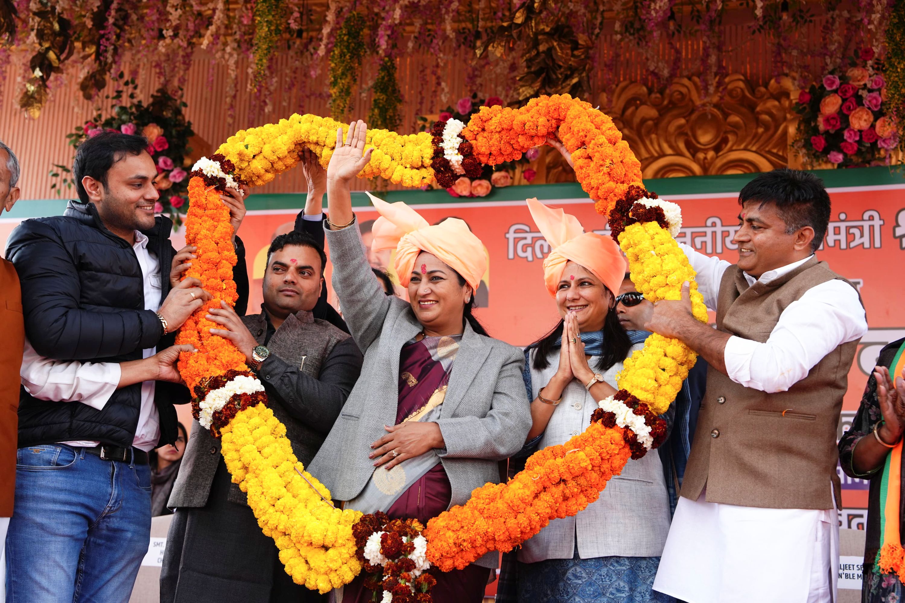 दिल्ली में सरकार के एक साल पर बीजेपी का बड़ा दांव, 500 ई-बसों के जरिए दिखाएगी रफ्तार