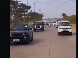 Dombivali News : ठाणे-डोंबिवलीतील मानकोली उड्डाणपुलावर नागरिकांच्या जीवाशी खेळ; भाजप नेत्याने शेअर केला Video