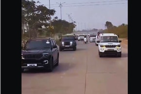 Dombivali News : ठाणे-डोंबिवलीतील मानकोली उड्डाणपुलावर नागरिकांच्या जीवाशी खेळ; भाजप नेत्याने शेअर केला Video