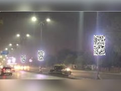 कराची में नापाक हरकत, आयशा मस्जिद के पास सड़क किनारे स्क्रीन पर चले अश्लील वीडियो