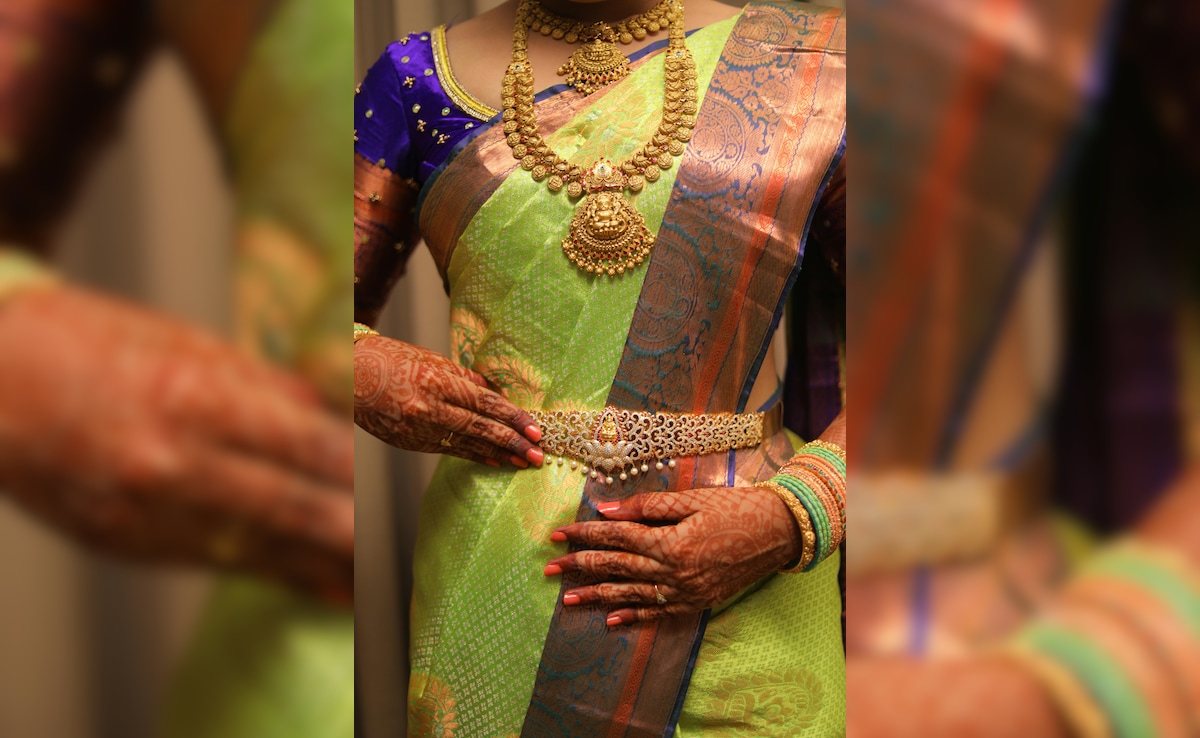 Saree Belt के ट्रेंडी डिजाइंस, सबकी निगाहें आप पर ठहर जाएंगी...