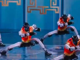 Viral Video: चीन में ह्यूमनॉइड रोबोट्स का धमाल, इंसानों जैसी Dance मूव्स ने चौंकाया