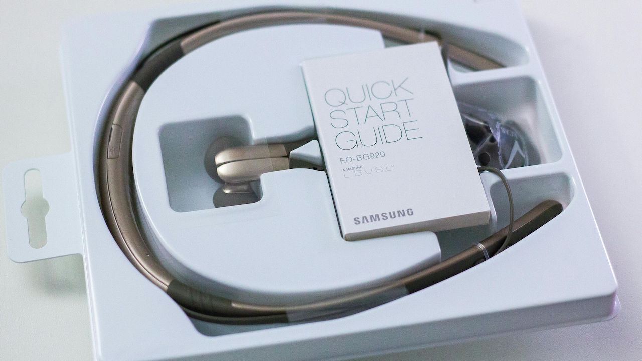 Check Out This List Of Top 5 Neckbands Under ₹1,499 That Last Long and Don't Break Easily.