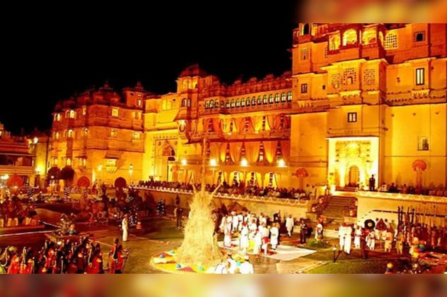 उदयपुर सिटी पैलेस होली