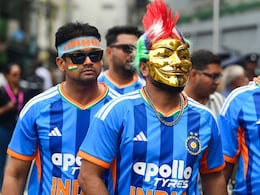 'जीतेगा भाई जीतेगा, हिंदुस्तान जीतेगा', कोलंबो स्टेडियम के बाहर भारतीय फैंस का जोश हाई- Photos