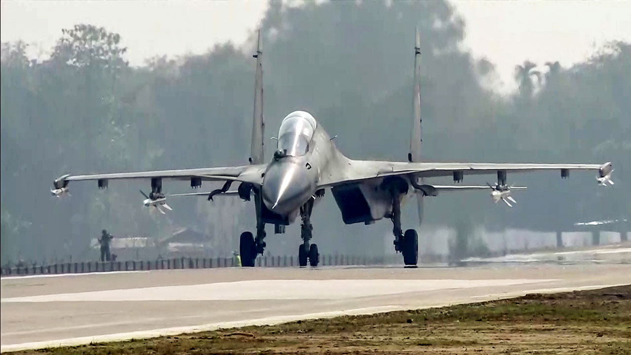 IAF Sukhoi Su-30MKI, Rafale Take Off From Assam's Emergency Landing Runway; PM Modi Present