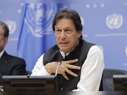 इमरान खान के समर्थन में उतरे कपिल और गावस्कर, 14 पूर्व कप्तानों ने पाक सरकार से की ये अपील