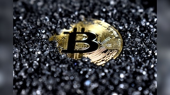 'That Didnt Take Long': Peter Schiff Takes Aim At Crypto Bulls, Warns Those Who Bet Against Gold After Sharp Rebound