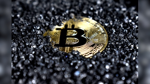 'That Didnt Take Long': Peter Schiff Takes Aim At Crypto Bulls, Warns Those Who Bet Against Gold After Sharp Rebound