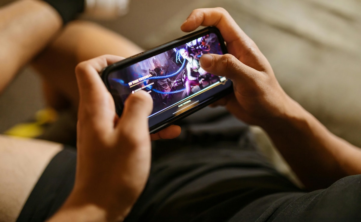 More Than A Game: Virtual Boyfriends Win Hearts In China