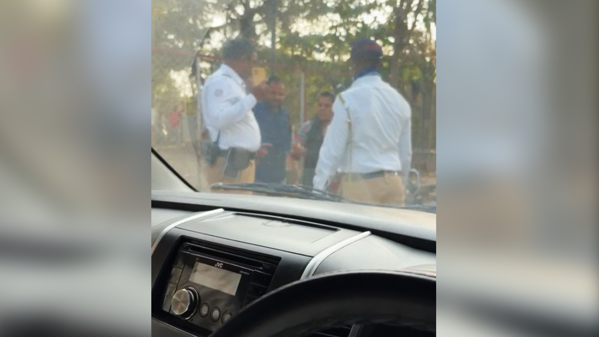 Drunk Man Attacks Traffic Cop In Maharashtra's Sambhajinagar