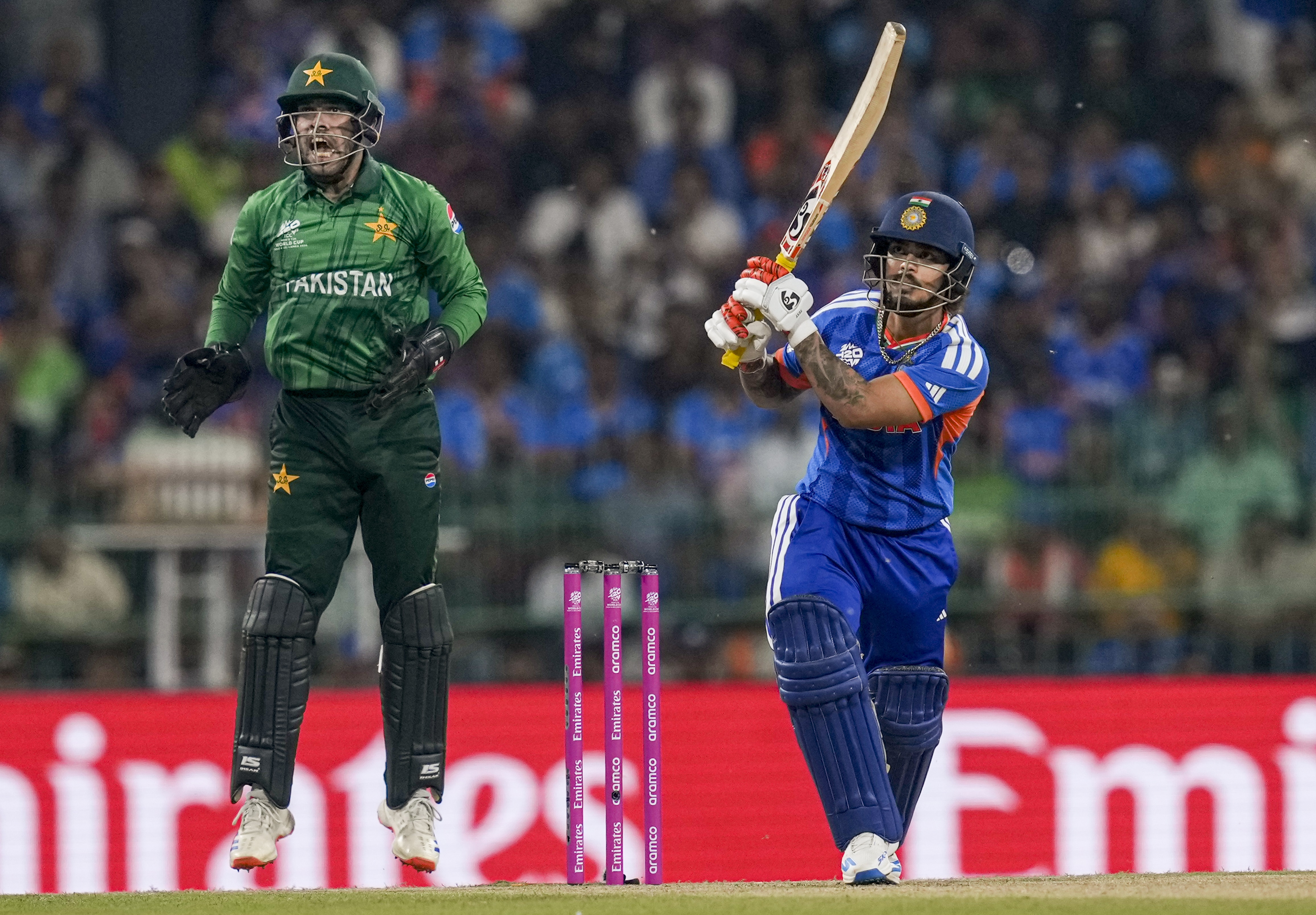 IND vs PAK Live Score: अभिषेक शर्मा के 0 पर आउट होने के बाद ईशान-तिलक ने शुरू की पाक गेंदबाजों की धुनाई