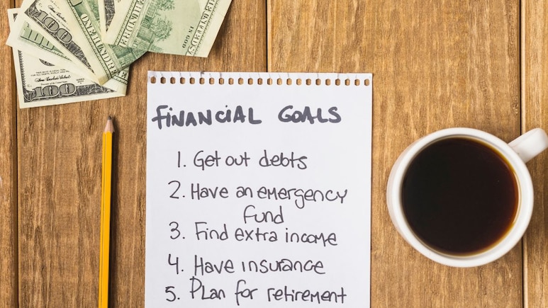 फाइनेंशियल फ्रीडम गाइड 2026: सिर्फ अपनी सैलरी पर निर्भर न रहें, जानिए कैसे बढ़ाएं अपनी इनकम