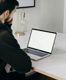 Beginner’s Guide To Freelancing For Students