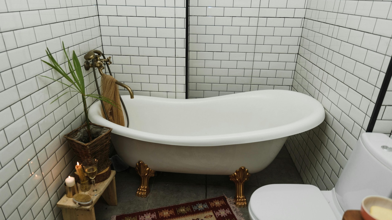 Use these simple tips to remove old, musty smell from your bathroom rugs