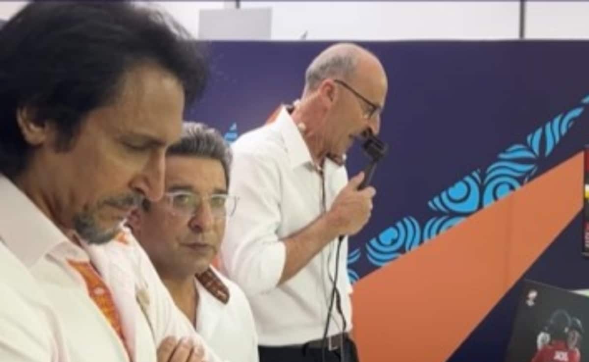 Wasim Akrams Reaction Viral As England All But Crush Pakistans T20 World Cup Semi-Final Dreams