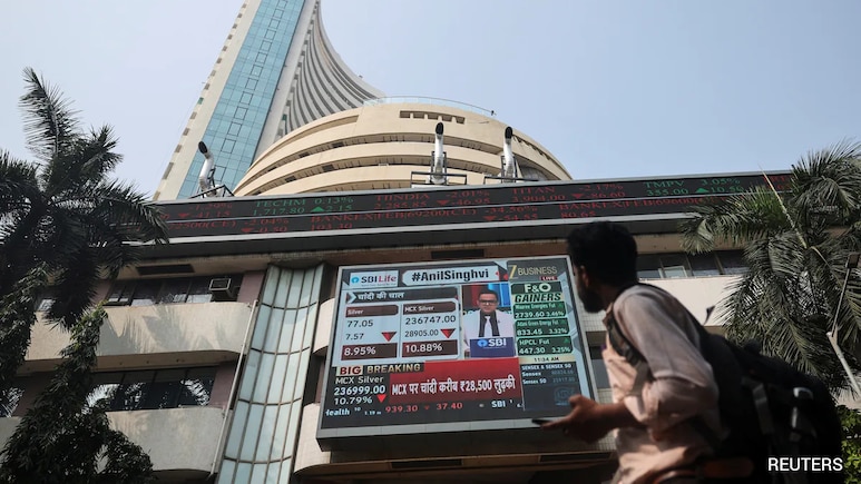 Sensex Opens Nearly 200 Points Lower, Nifty In Red Too