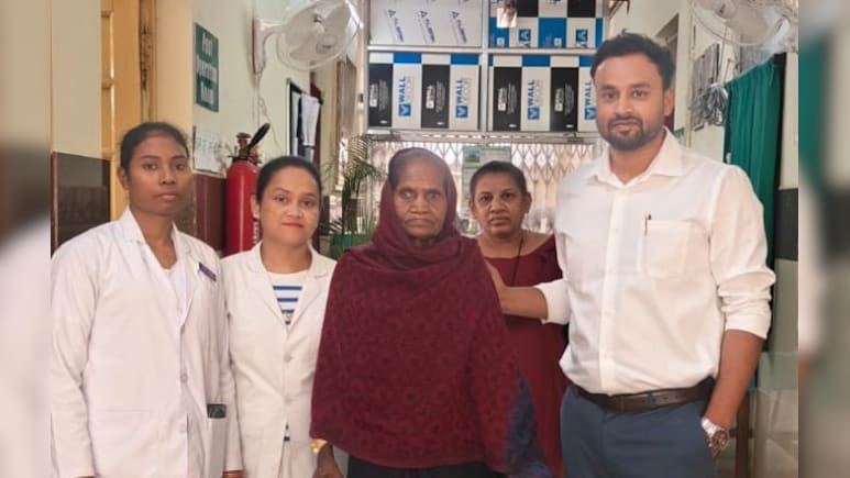 90 की उम्र में &lsquo;नया कूल्हा&rsquo;! अगले ही दिन चलने लगी इंडिया बाई, बिलासपुर के डॉक्टरों ने किया कमाल