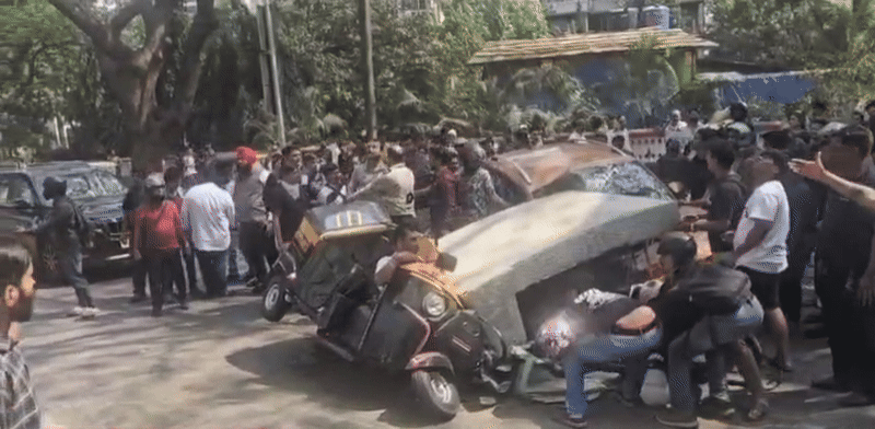 मुंबई में ऑटो पर गिरा मेट्रो स्लैब, पिचकी गाड़ी में फंसा युवक, मुलुंड का ये वीडियो डरा देगा