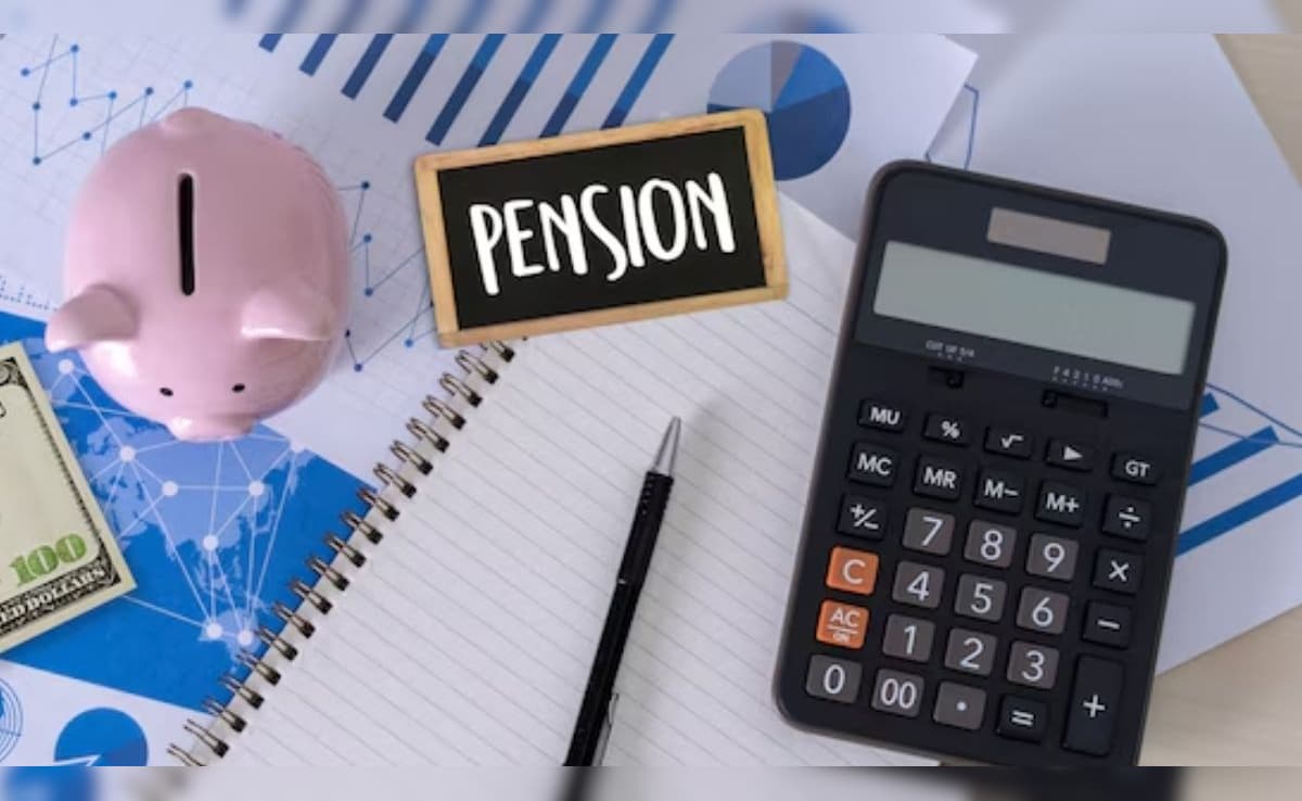 NPS Calculator: 25 साल तक करें निवेश, 1 लाख रुपये महीने की पेंशन के साथ मिलेंगे एक साथ 2 करोड़ रुपये, जानिए कैसे