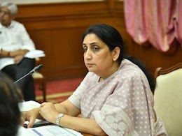 Sunetra Pawar: दादांप्रमाणे वहिनींचा रुद्रावतार, NCP बैठकीत 'त्या' आमदाराला झाप झापलं