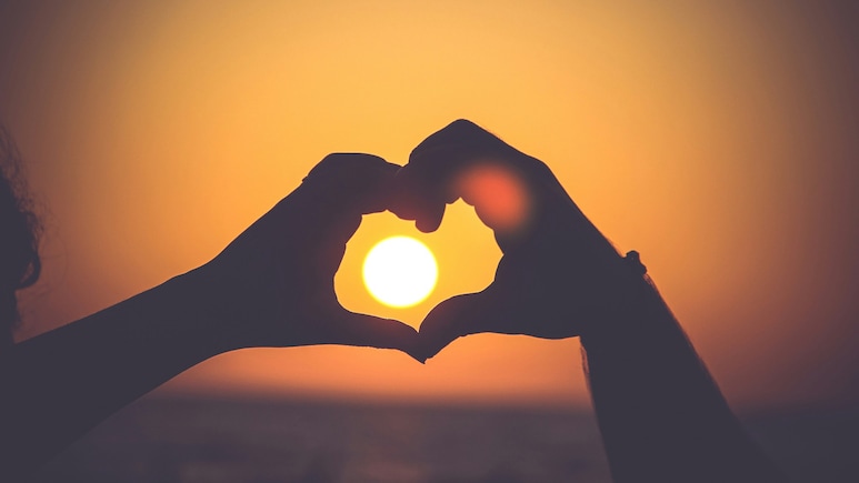 वेलेंटाइन-डे पर विशेष: प्रेम, डर और समाज... रिश्तों की आजादी पर फिर चर्चा