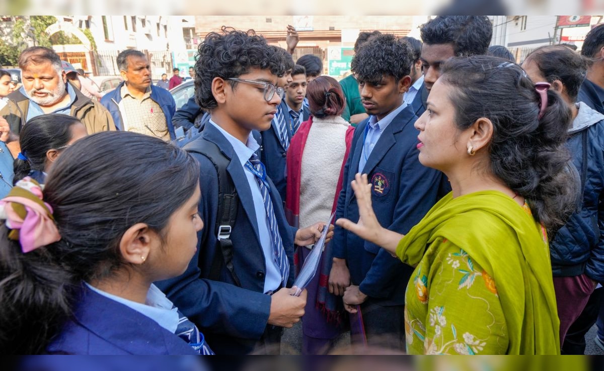 CBSE 10वीं-12वीं बोर्ड परीक्षा का पूरा टाइम टेबल कर लीजिए नोट, इन परीक्षाओं की बदल गई थी तारीख