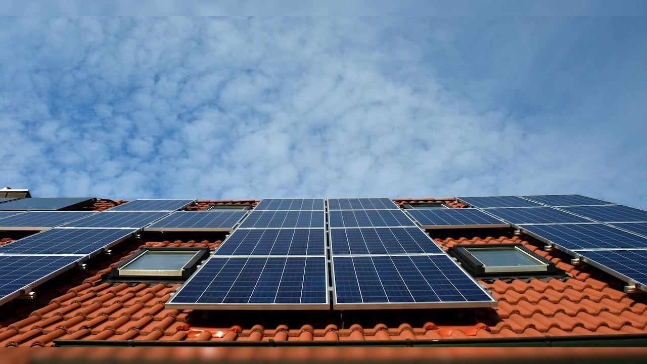Waaree, Suzlon In Focus: Solar Stocks Trade Mixed After Premier Energies Reports Strong Q1