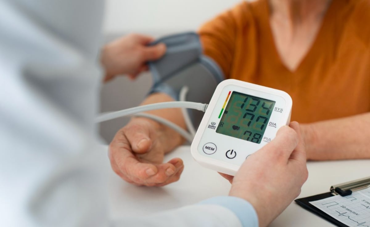Can High Blood Pressure Be A Warning Sign For Kidney Disease? Fortis Doctor Explains