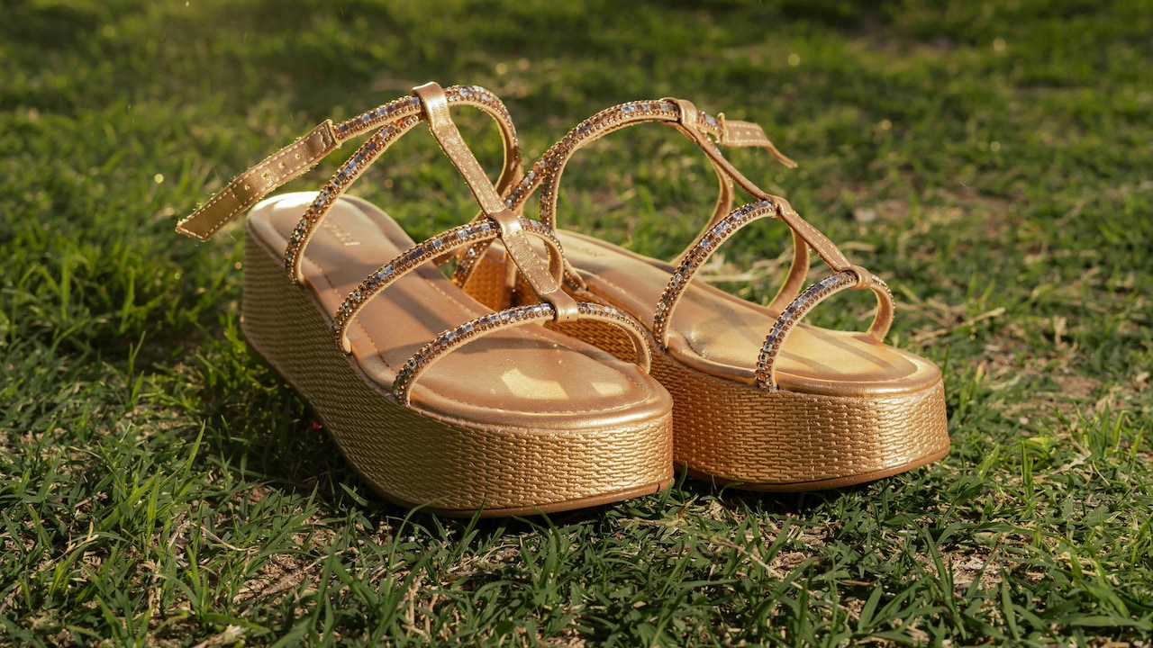 Block Heels Vs Wedges: Decide Which Style Looks More Elegant With Your Ethnic Outfits Today