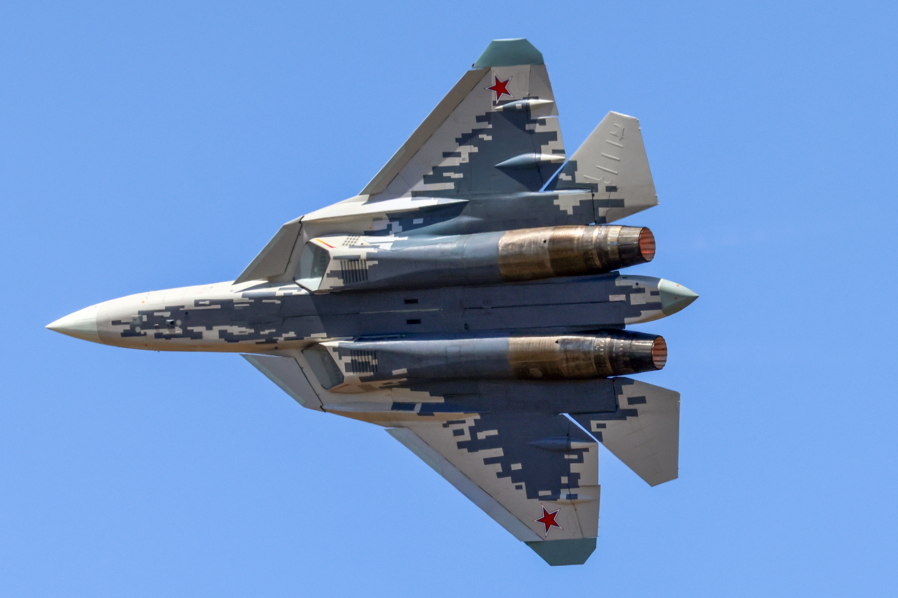 रूस का पांचवीं पीढ़ी का लड़ाकू विमान सुखोई Su-57 