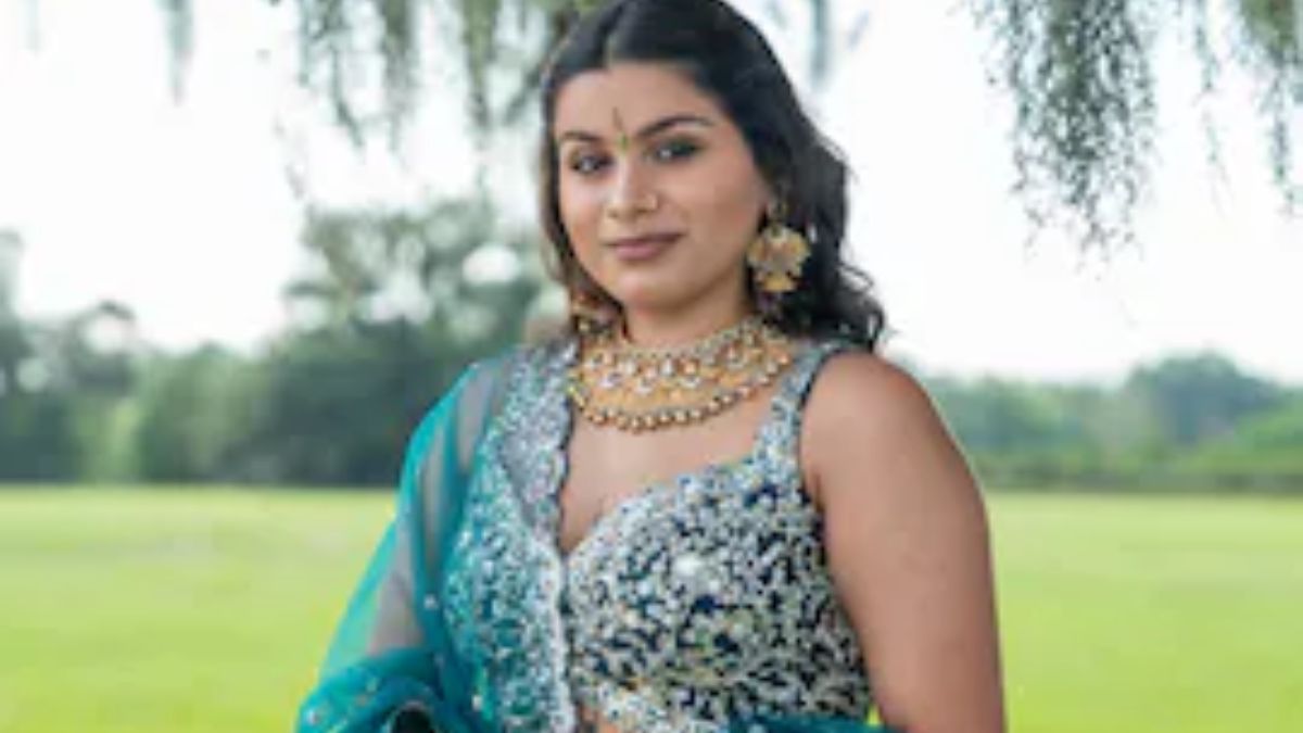 Stylish Crop Top-Lehengas Under ₹3,500 For A Perfect Wedding Guest Look
