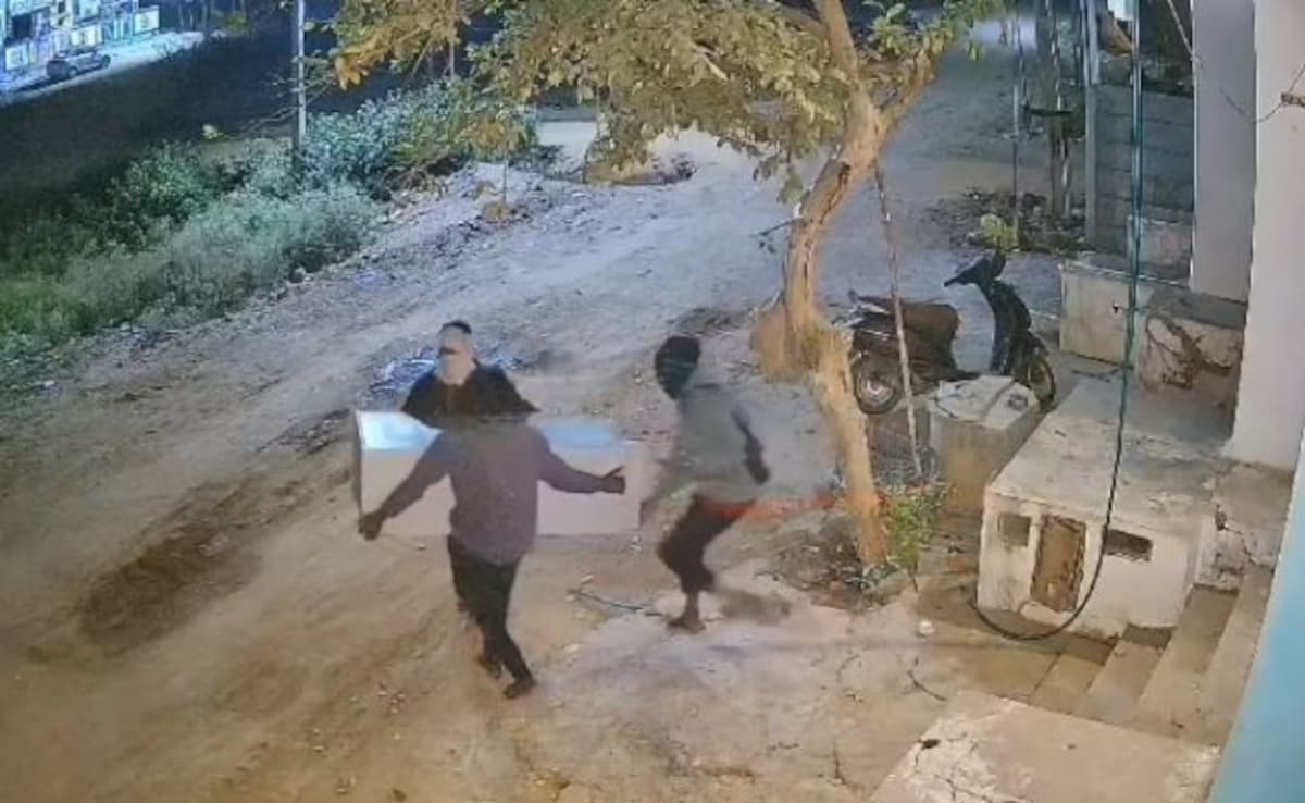 Video: Thieves Came For Gold, Left With Steel Almirah Citing Lack Of Time